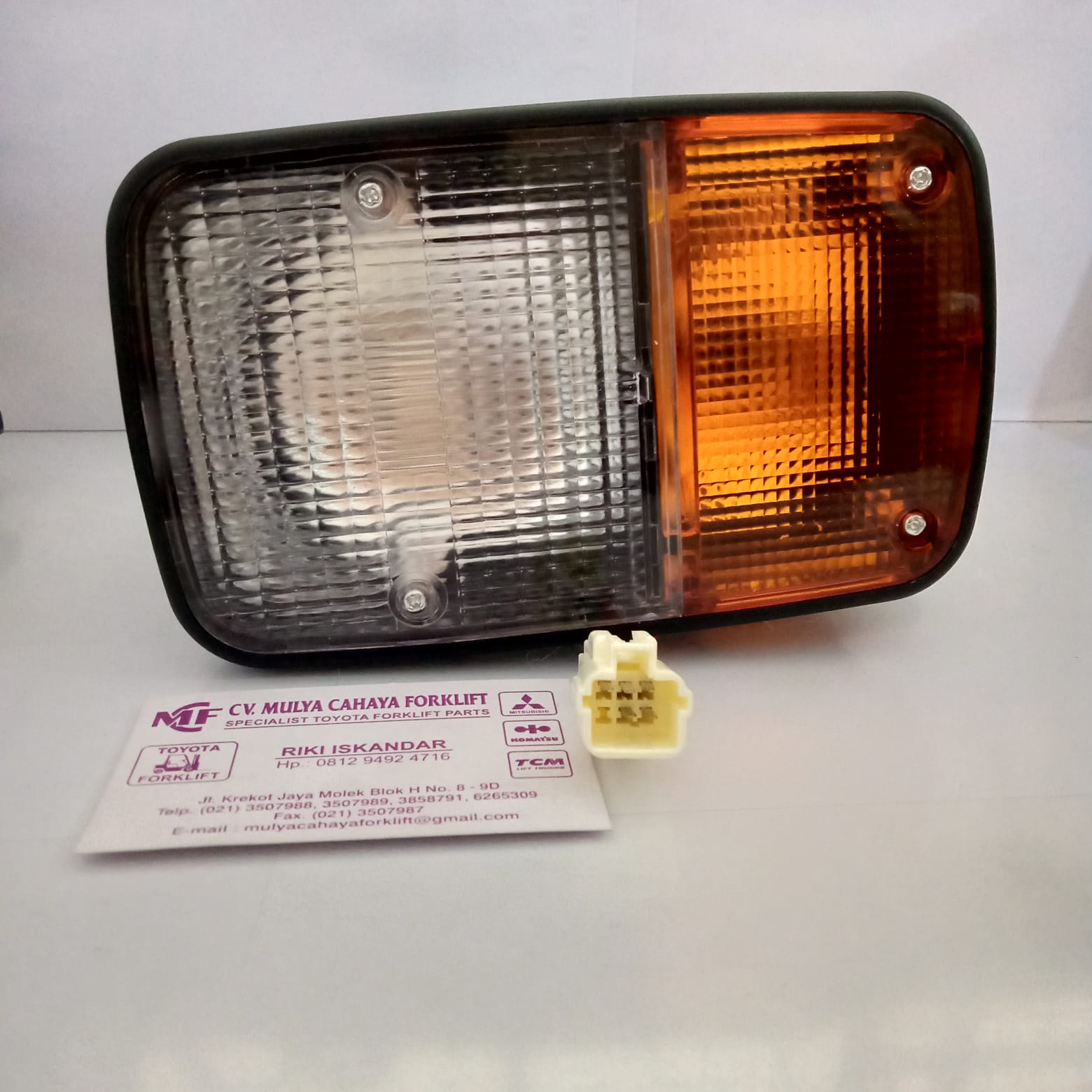 thumbnail image 2 of D Mart Parts Head Lamp Assembly For Toyota Forklift (6FG15, 6FG25) – Replaces 56510-23600-71 2 of 5