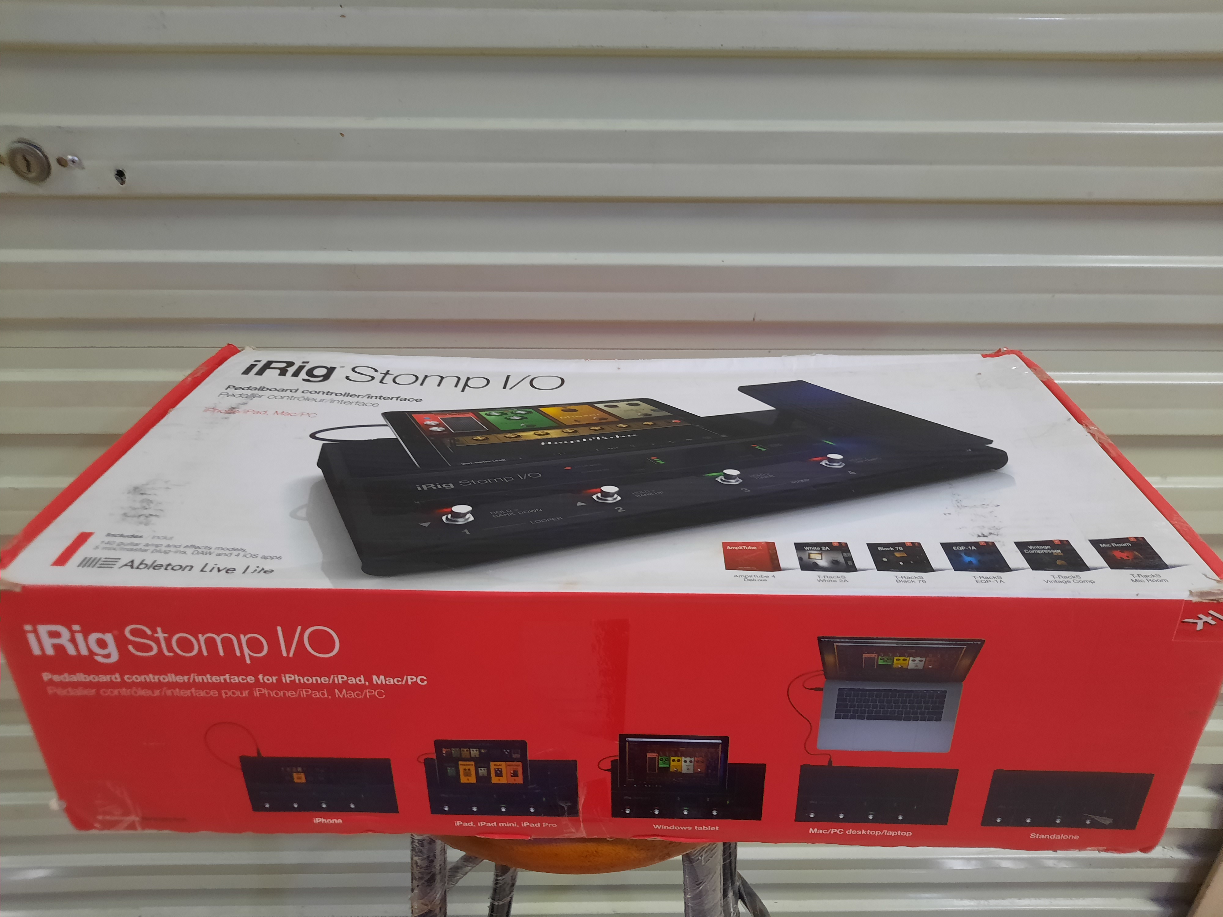 Pedal Gitar Guitar IK Multimedia irig stomp io box pedalboard modern iPad audio interface