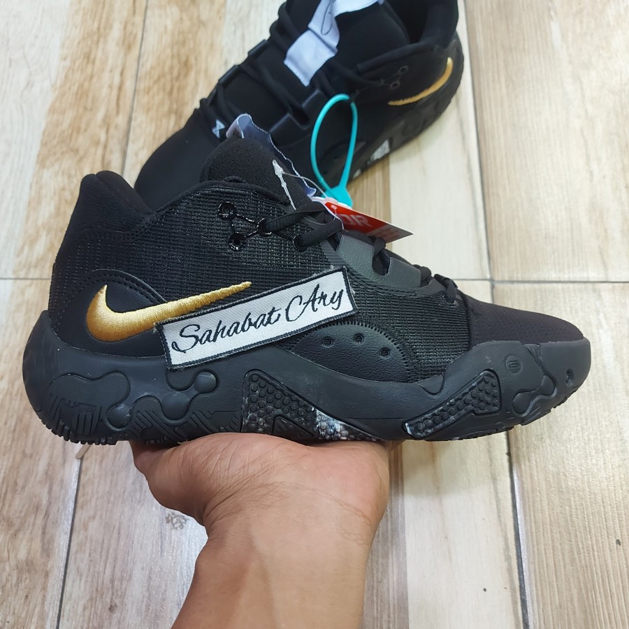 Sepatu Basket Pg Triple Black NIKE Men Basketball Giannis