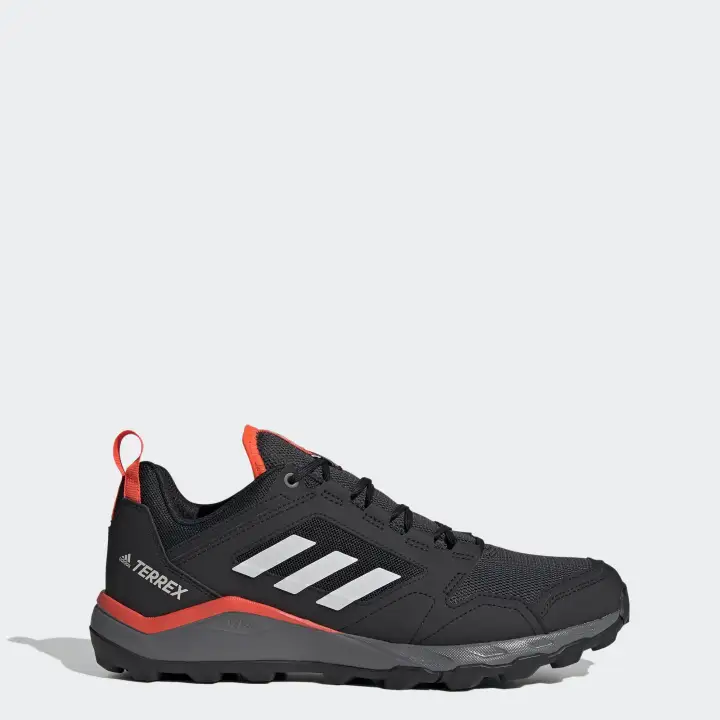 sepatu trail running