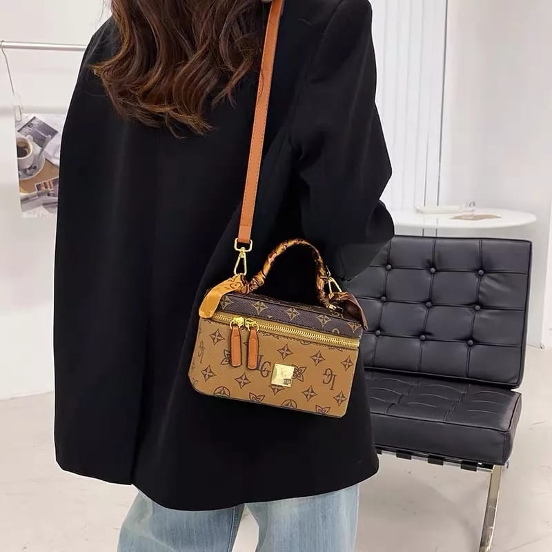 TAS WANITA SELEMPANG FASHION/TAS SELEMPANG KEKINIAN PREMIUM/TAS VIRAL