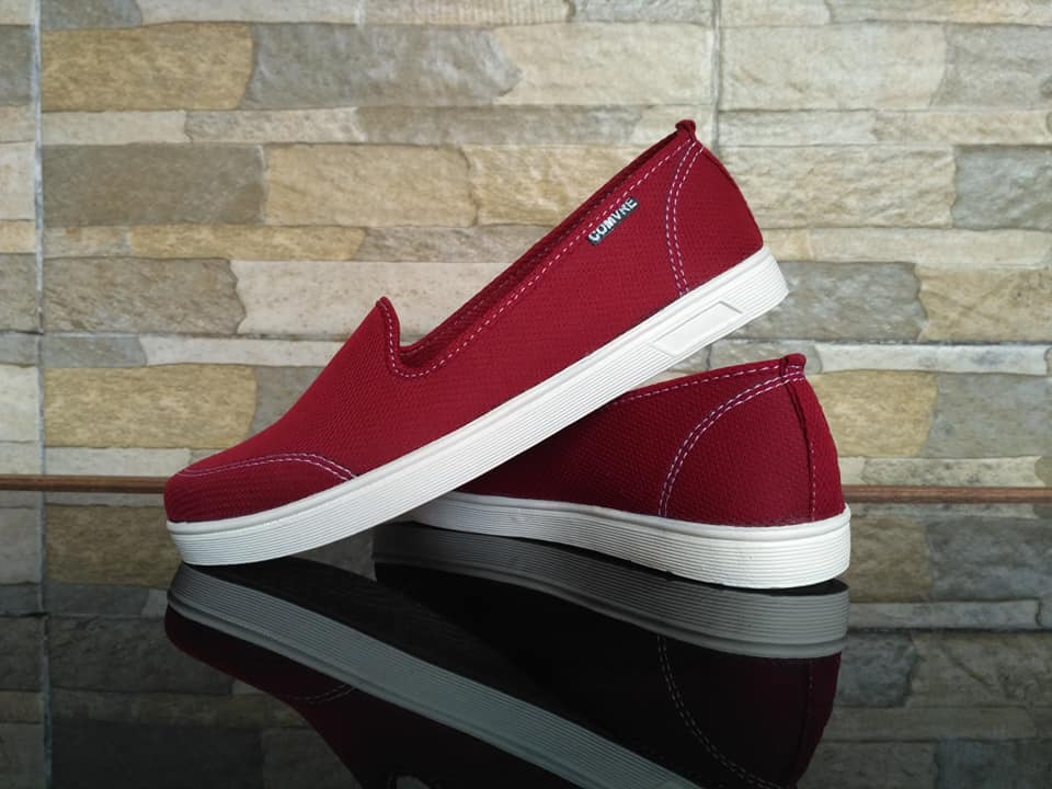 rothys garnet sneakers