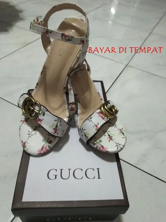 sepatu heels gucci