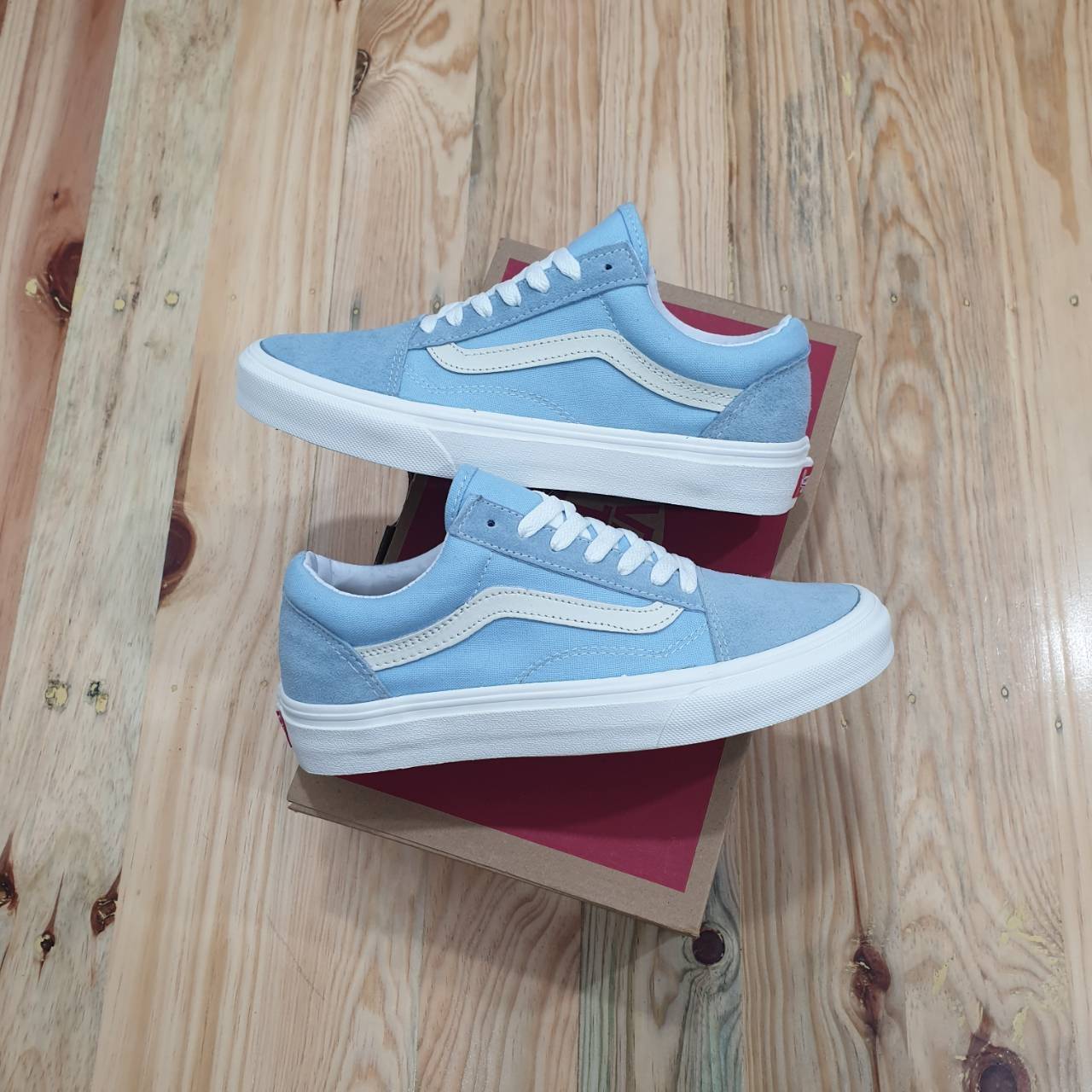 vans blue light