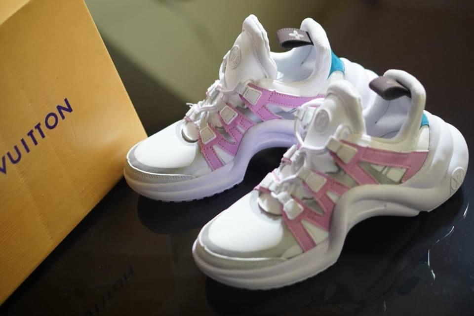 Sepatu Louis Archlight Sneaker White Monogram Women / Sepatu