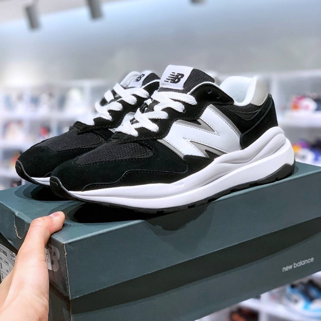 Jual New Balance Original White Terbaru 