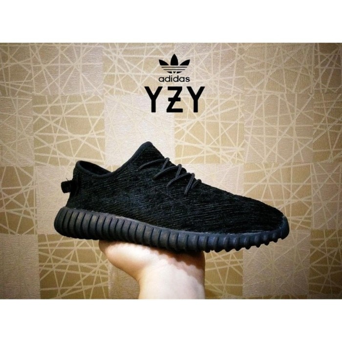 sepatu yeezy hitam original