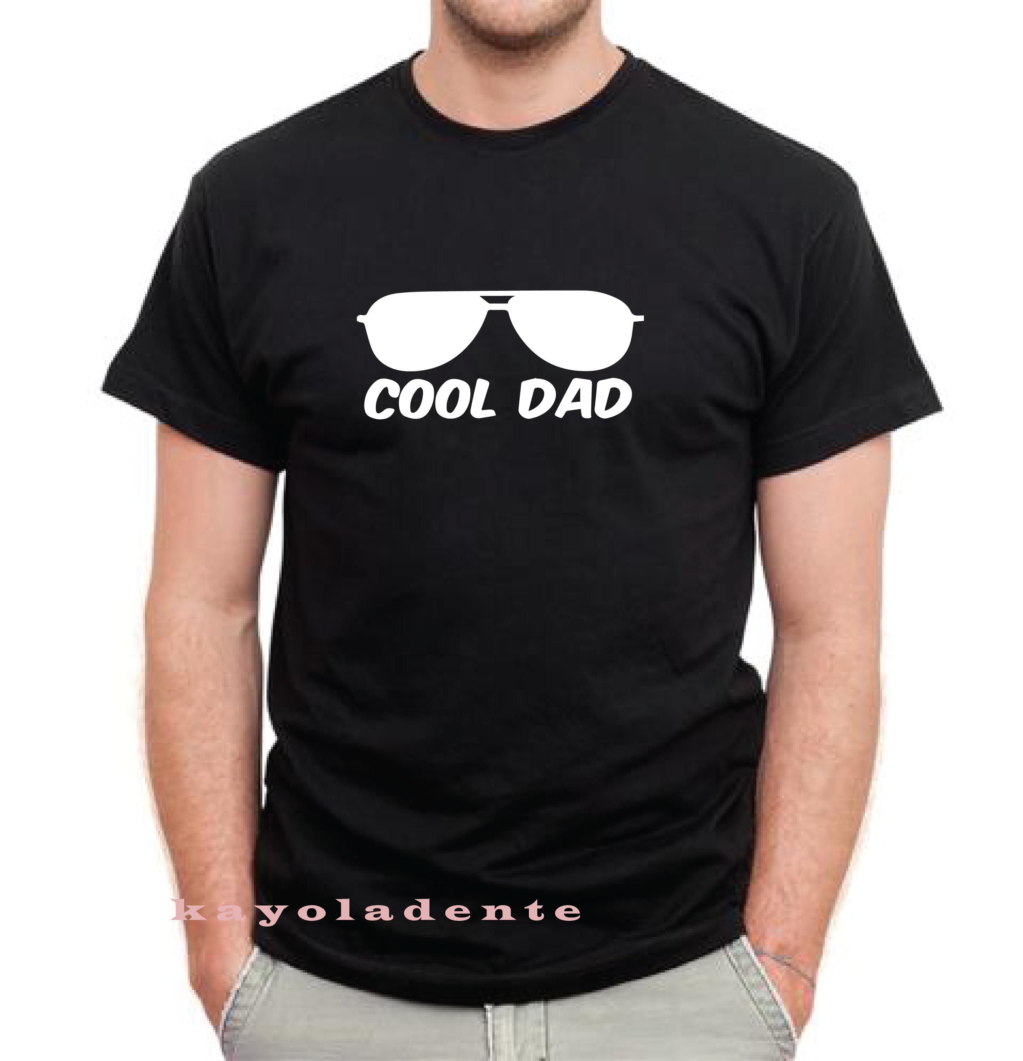 Kayoladente CoolDad – Kaos Distro Pria Wanita Cowok Sablon Oblong TShirt Katun Tangan Pendek 100% Cotton Combed 30s Murah Bagus Gaya Gaul Ukuran S M L XL XXL XXXL 2XL 3XL Casual Santai Promo Discount Hitam Putih Merah Marun Maroon Abu Abu Misty Biru Navy
