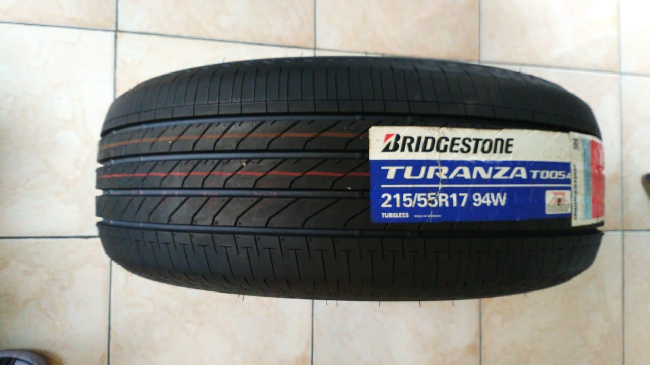 215/55 R17、BRIDGESTONE Ecopiaラジアルタイヤ（Jual Ban Bridgestone 