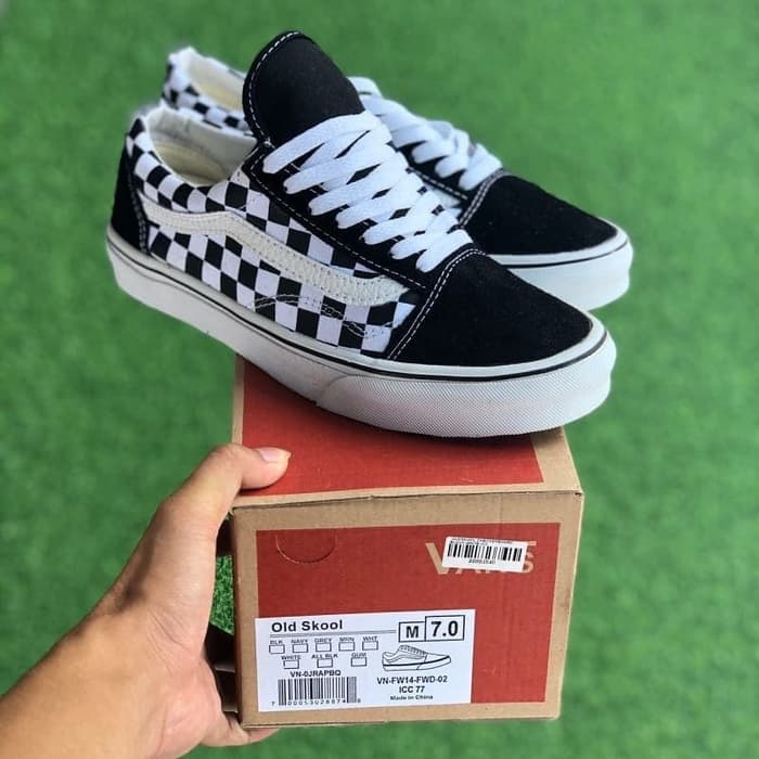 kotak sepatu vans original