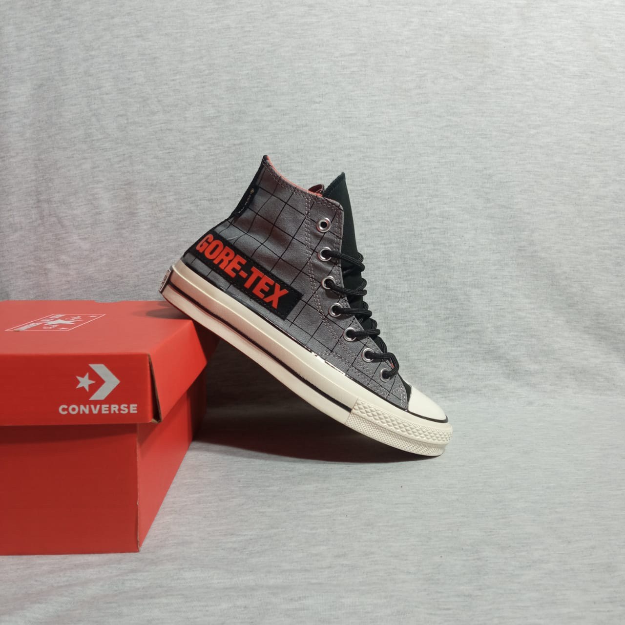 converse gore tex red