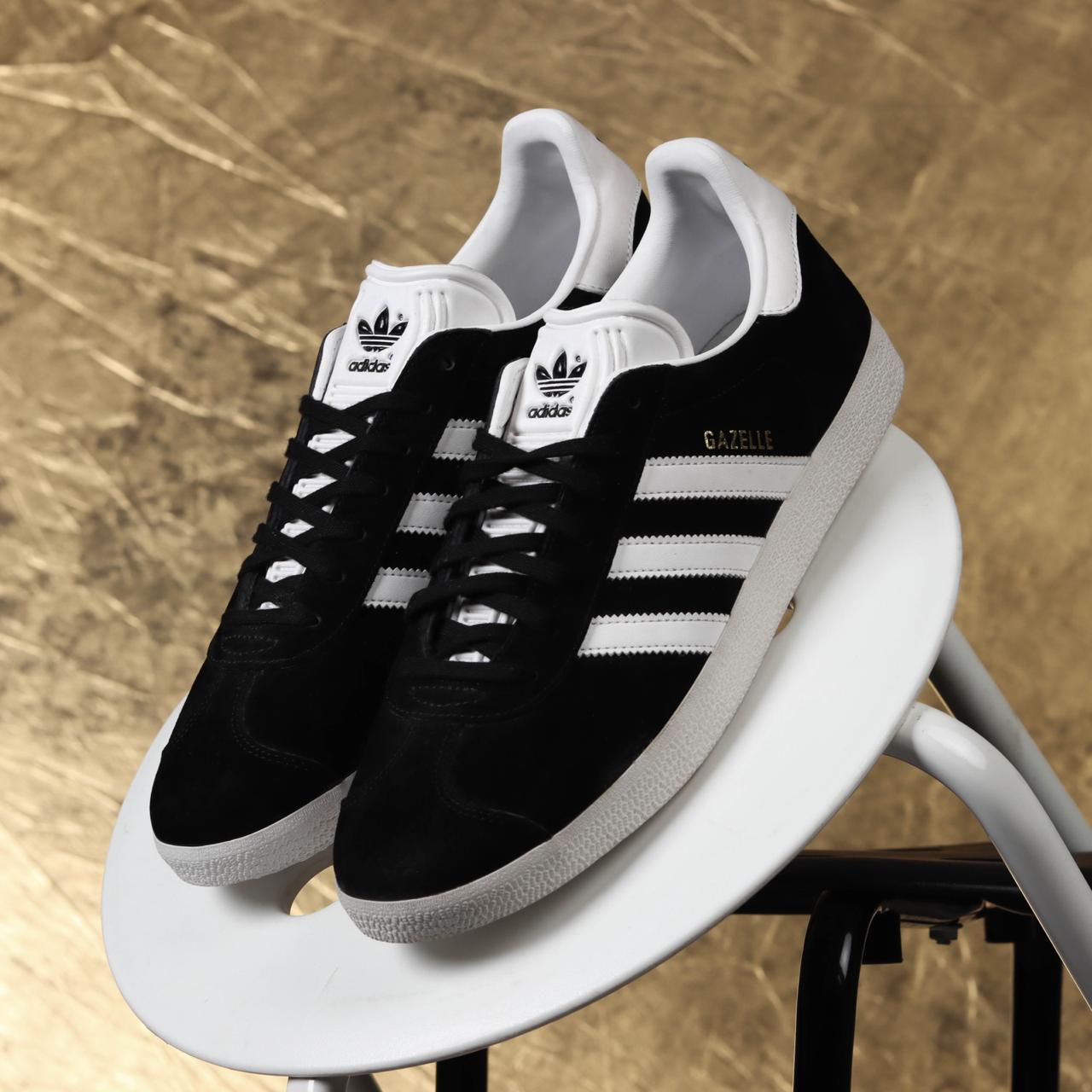 white on white adidas gazelle