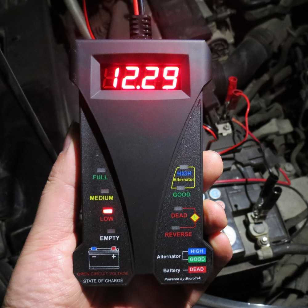 Tester Baterai Aki Mobil Motor Digital Voltmeter Analyzer 12V LCD
