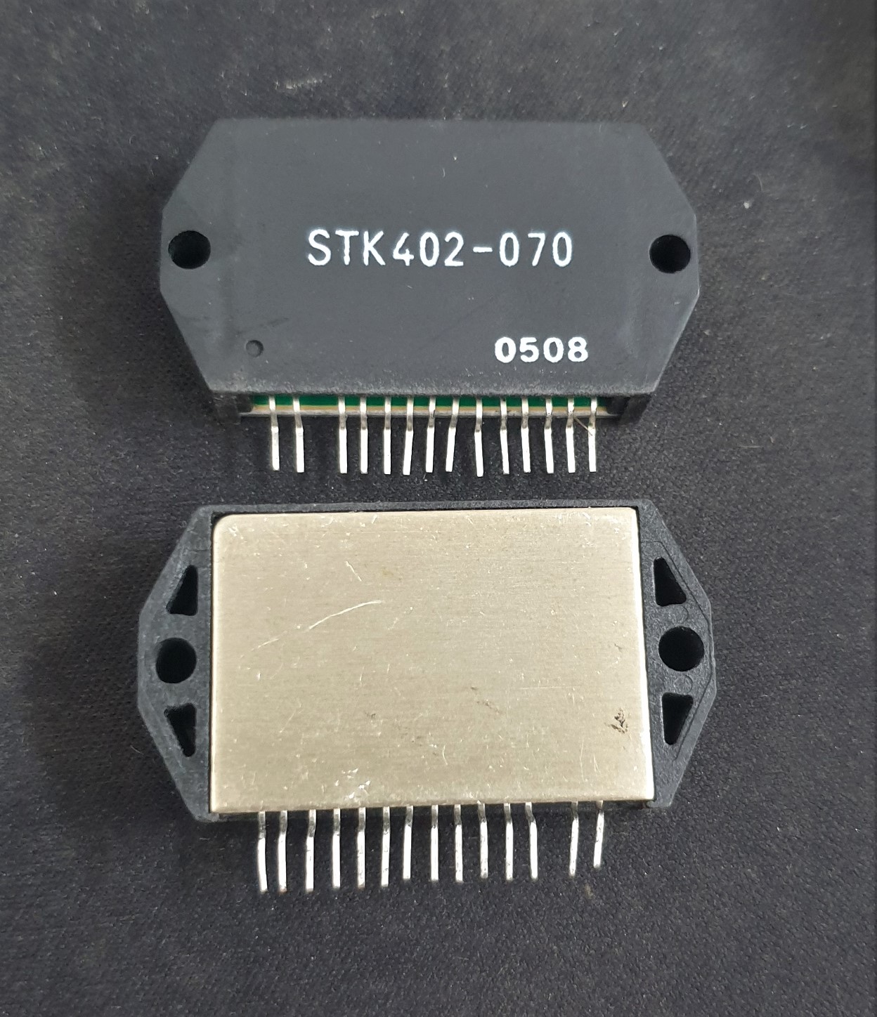 IC STK 402-070 STK402-070 Two-Channel Class AB Audio Power Amplifier IC ...