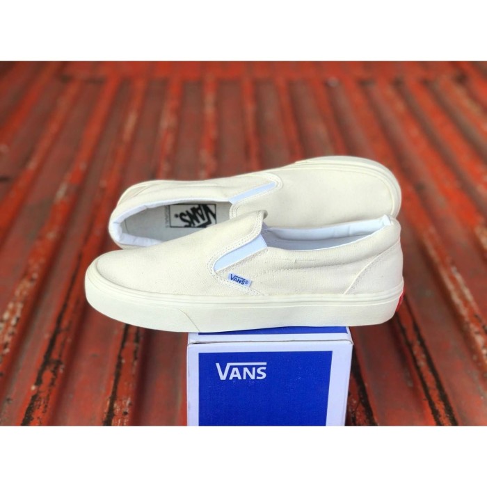 vans slip on cream white