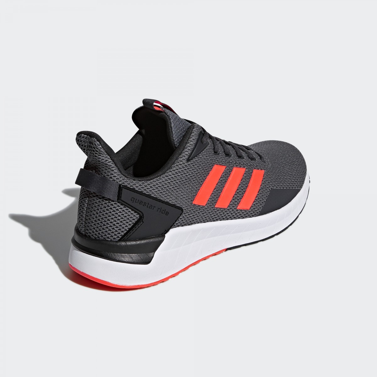 harga adidas questar ride