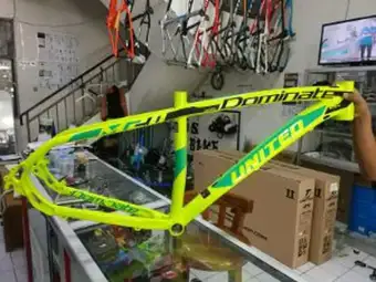 united dominate 27.5