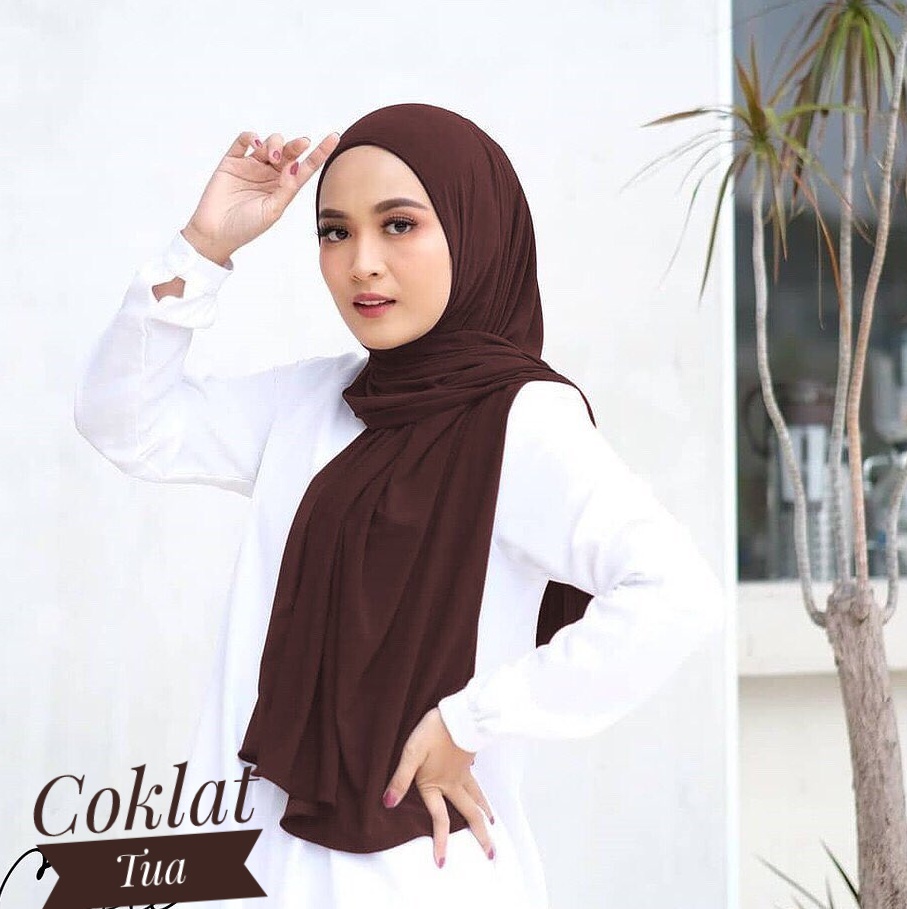 Naked woman post pashmina