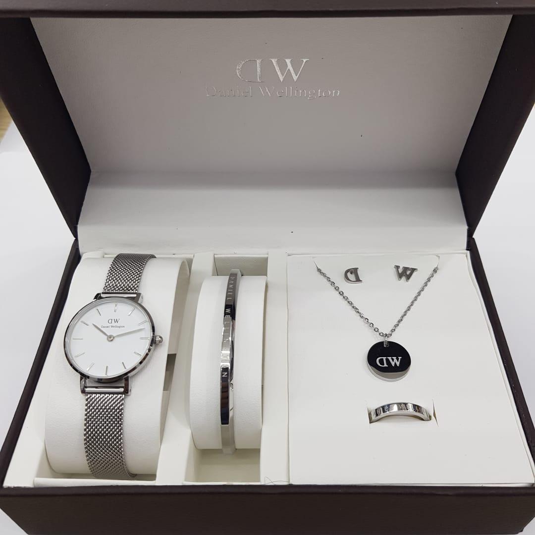 TURUN HARGA KHUSUS HARI INI PROMO RAMADHAN / Daniel & Wellington Tali Rantai Sterling White Silver 28mm 32mm ORIGINAL + Gelang+Kalung+Cincin+Anting / Jam Tangan Wanita / Jam Berkualitas / Jam Trendy / Jam Termurah / Jam Cantik / Jam Terbaru 2019