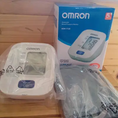 Tensimeter Digital Omron HEM - 7120 / Omron Automatic Blood Pressure Monitor / cek tekanan darah / tensi darah /alat ukur tekanan tensi darah/ukur tekanan darah