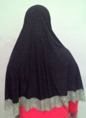 Hijab Kudus Hijab Kudus Tripel-A Clothing Jilbab Syari Jumbo Renda Bunga Hitam - Hitam