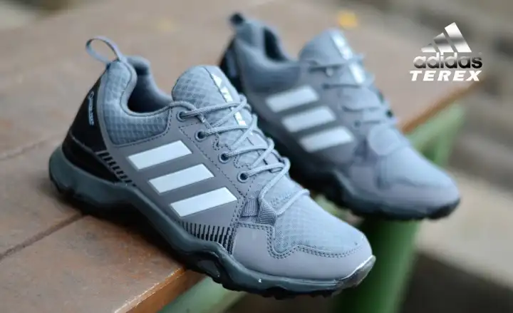 adidas casual tennis shoes
