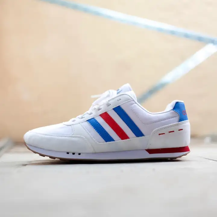 sneaker adidas wanita