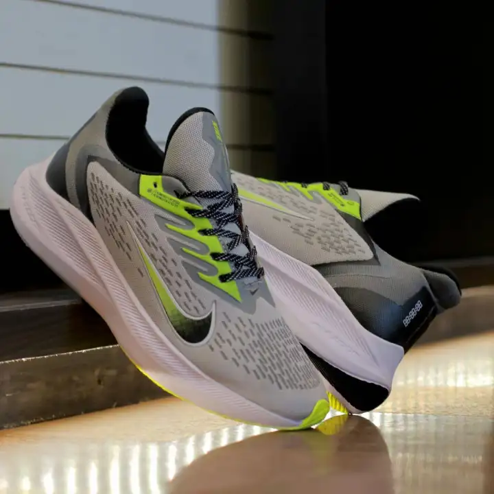 sepatu nike zoom running