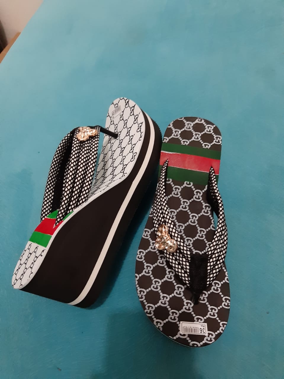 sandal wedges gucci
