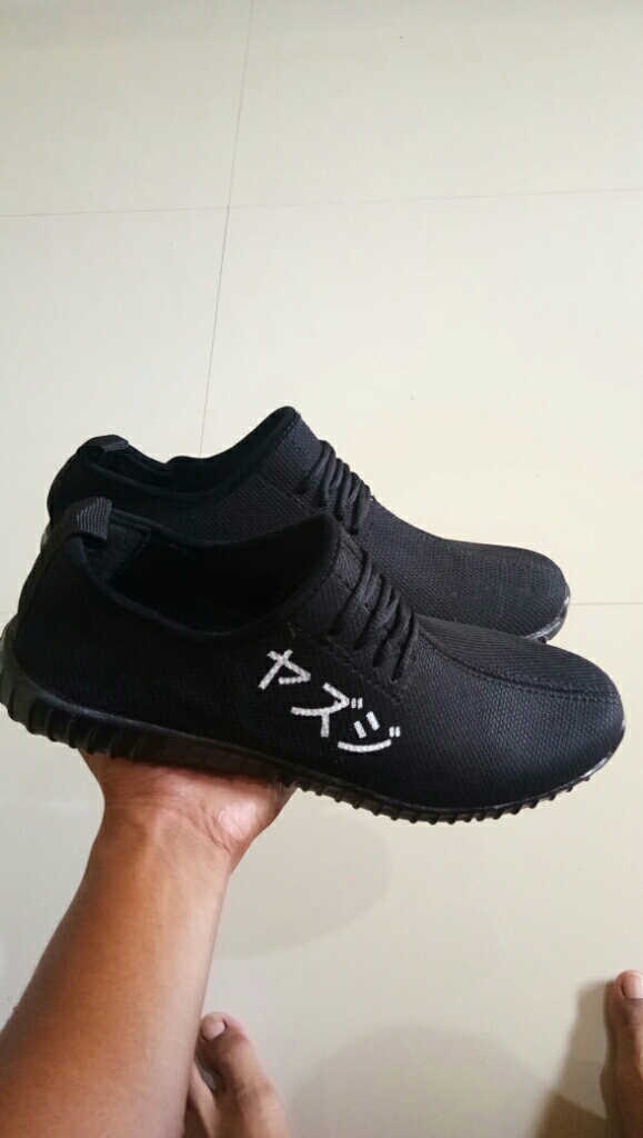 sepatu sneakers full black