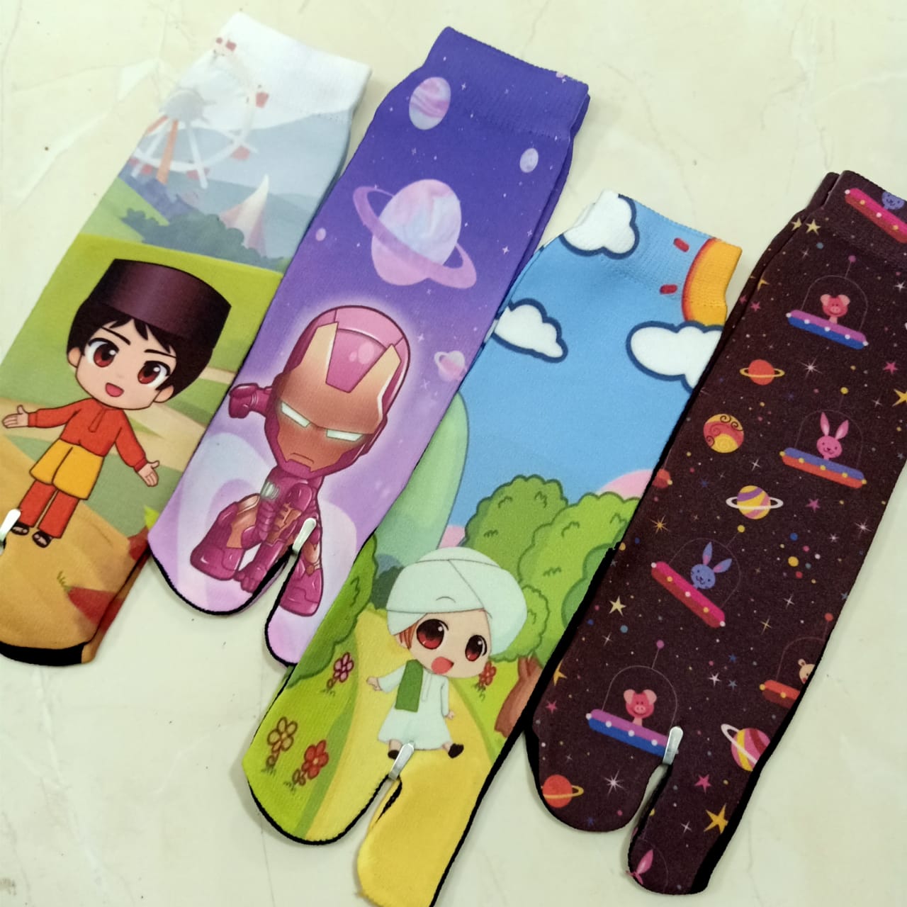 Kaos Kaki Jempol Anak Cowok Printing Motif Laki Laki Usia SD Karakter Kartun Dan Muslim Lucu Unik Keren Kaos Kaki Jempol Anak Cowok Printing Motif Laki Laki Usia SD Karakter Kartun Dan Muslim Lucu Unik Keren