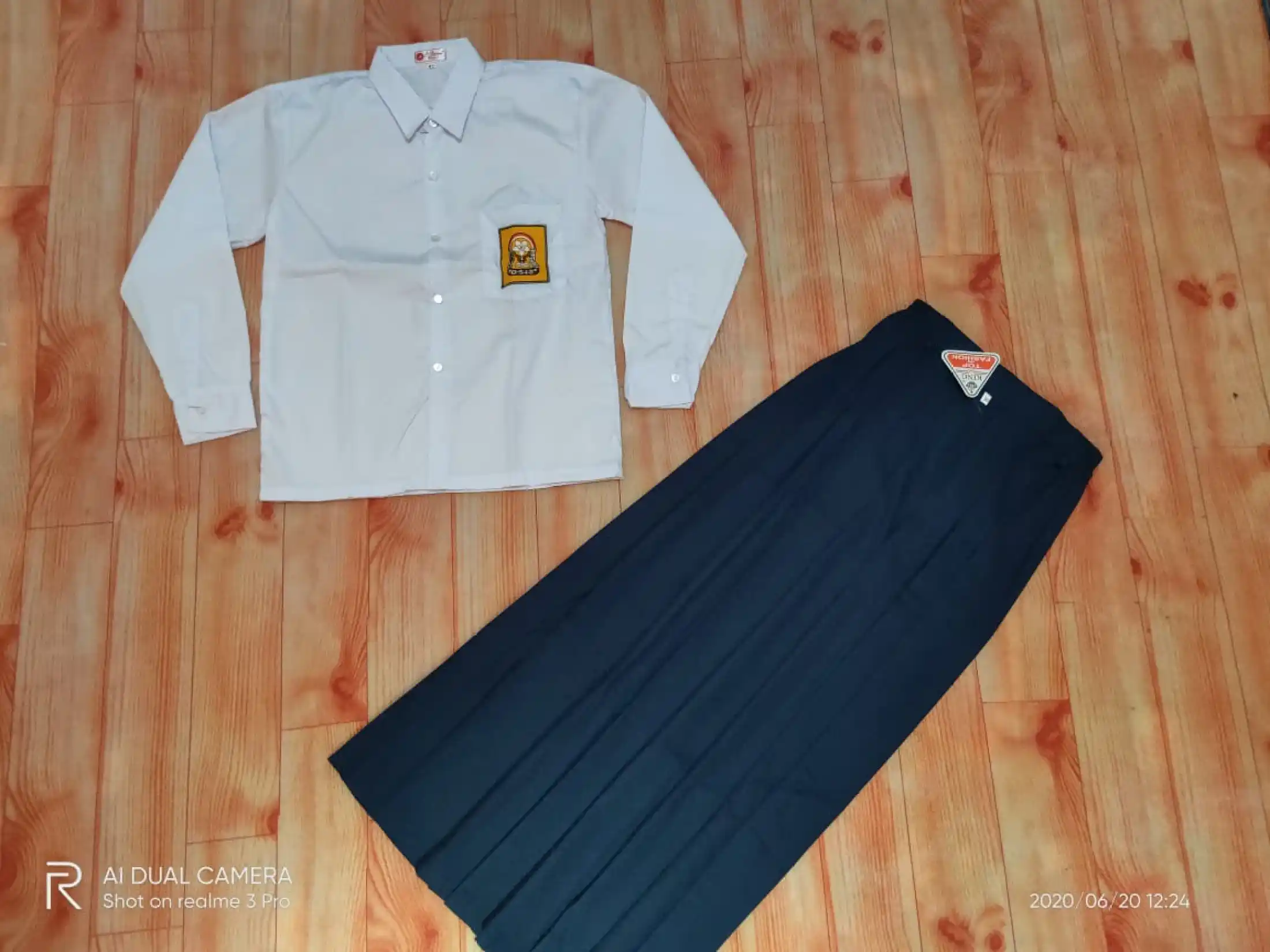 Baju Seragam Sekolah Smp Laki Laki Atau Perempuan Lengan Pendek Promo Murah Lazada Indonesia