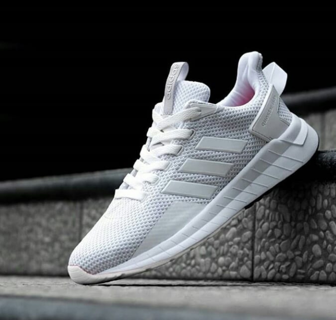 harga adidas questar ride