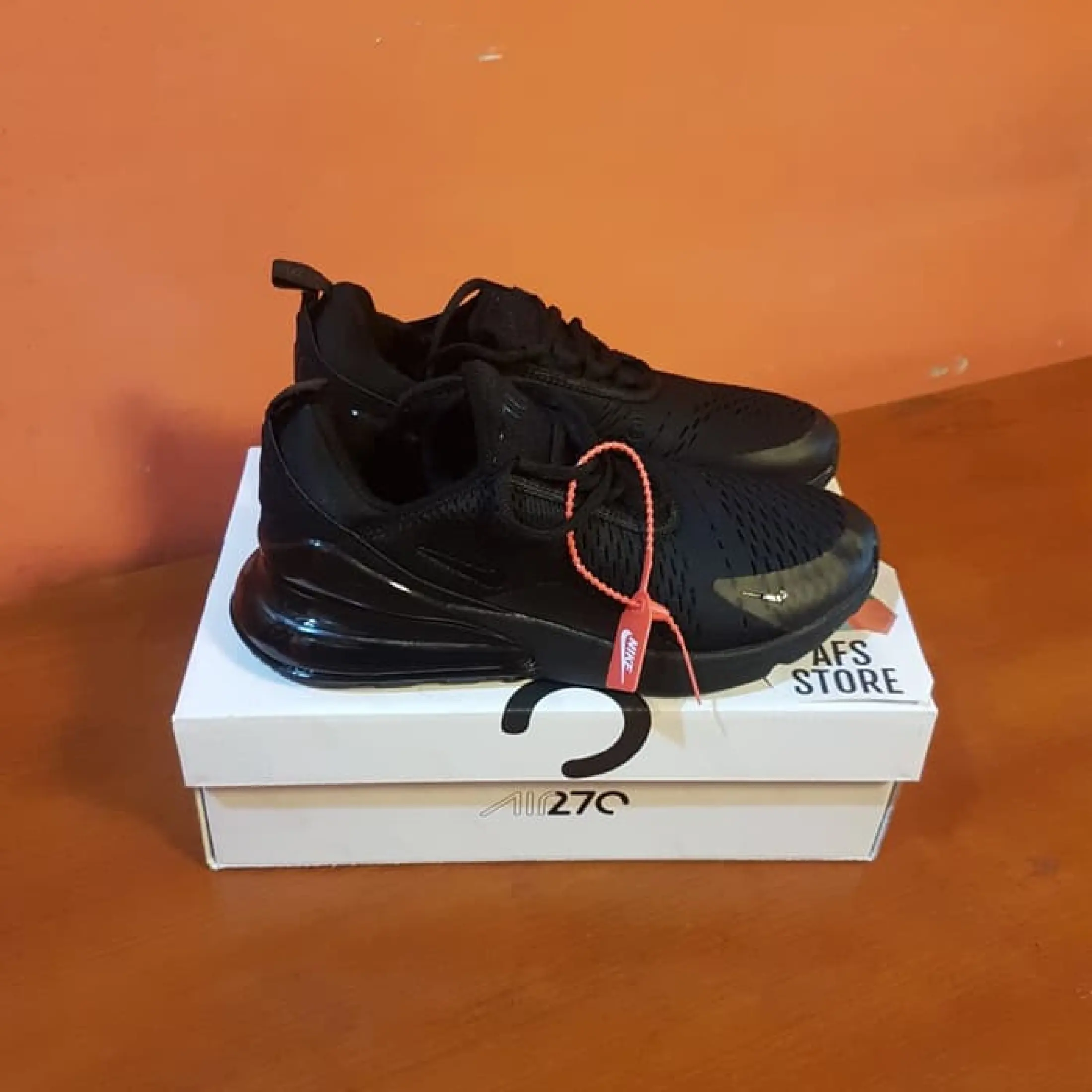 harga sepatu nike air max 270 premium