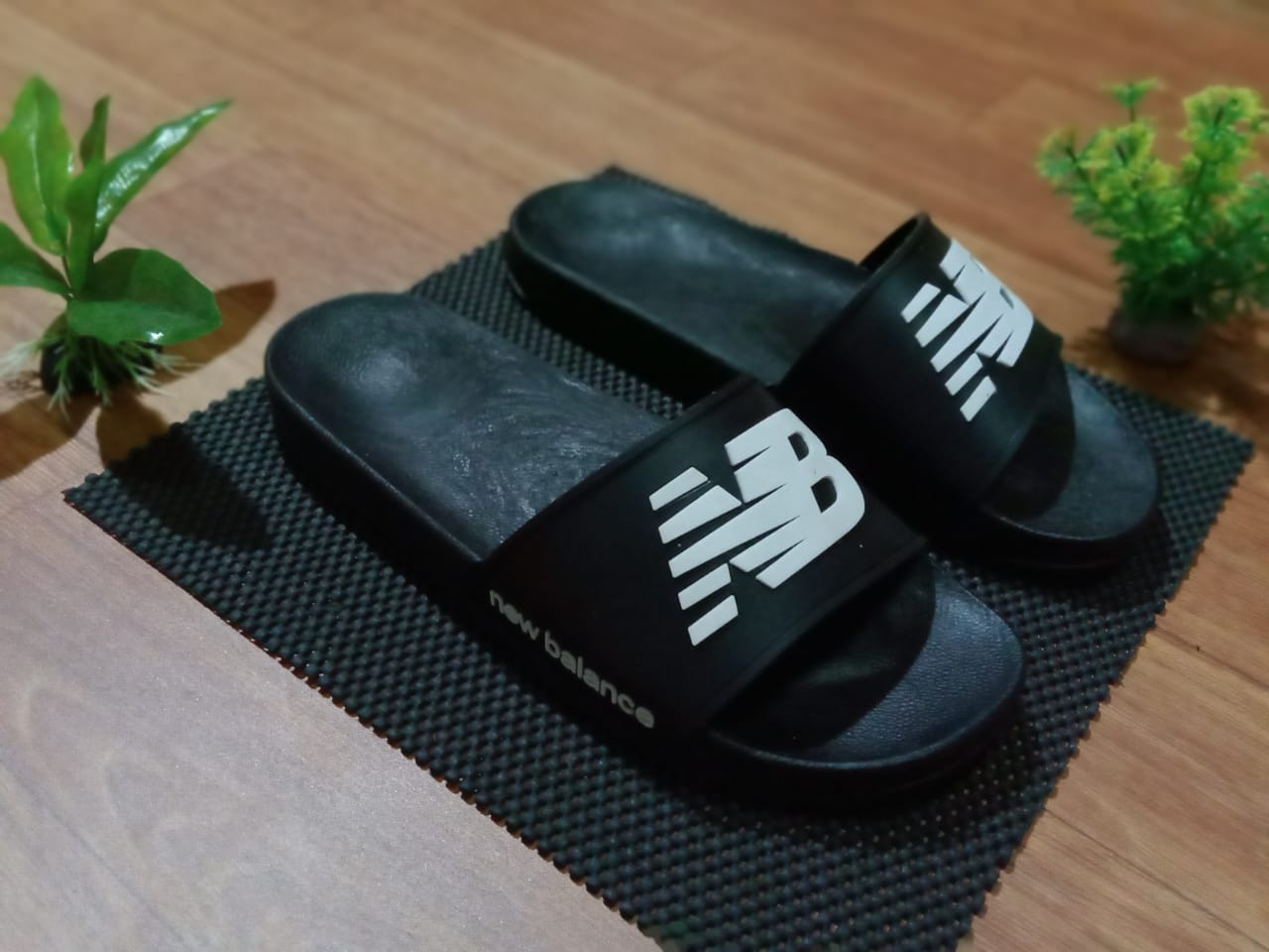 nb sandal