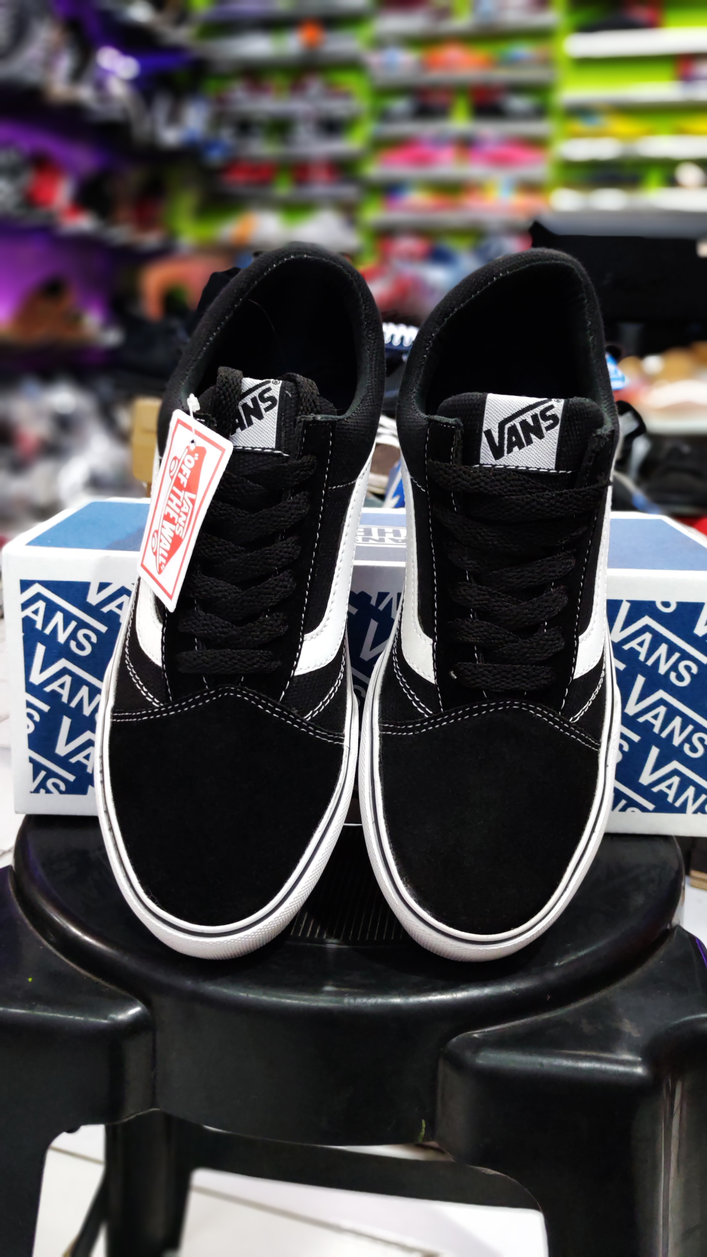 Best Seller Sepatu Sneakers Bandung Terbaru Oldschool Hitam Putih