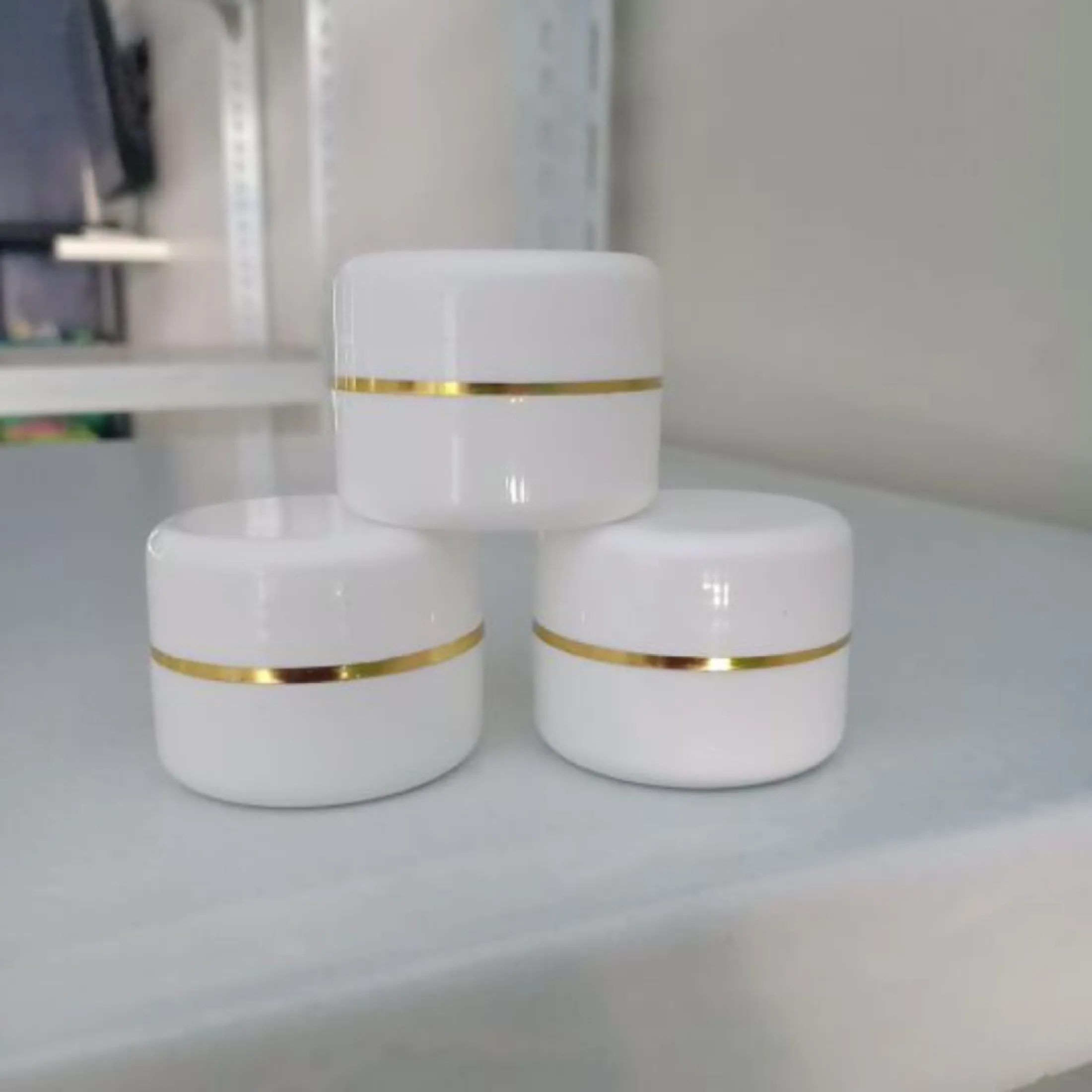 Pot Cream 125 Putih Gading 15pcs