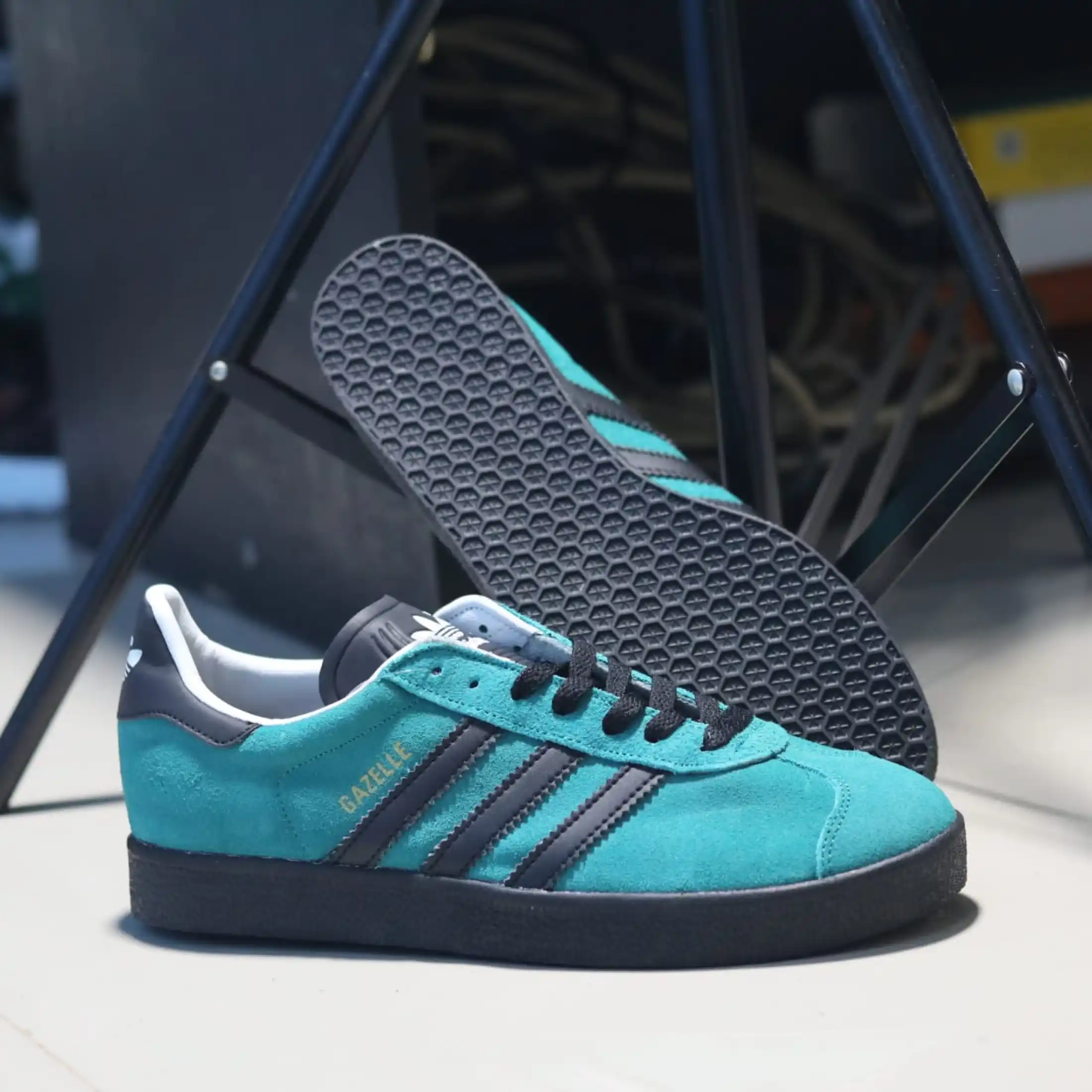 adidas gazelle tosca black