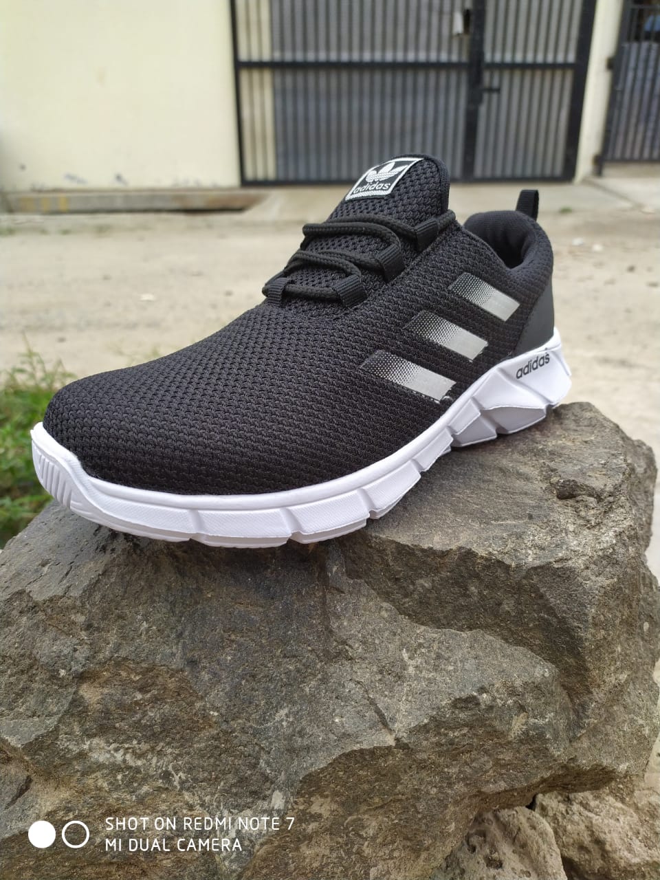harga sepatu cloudfoam made in indonesia