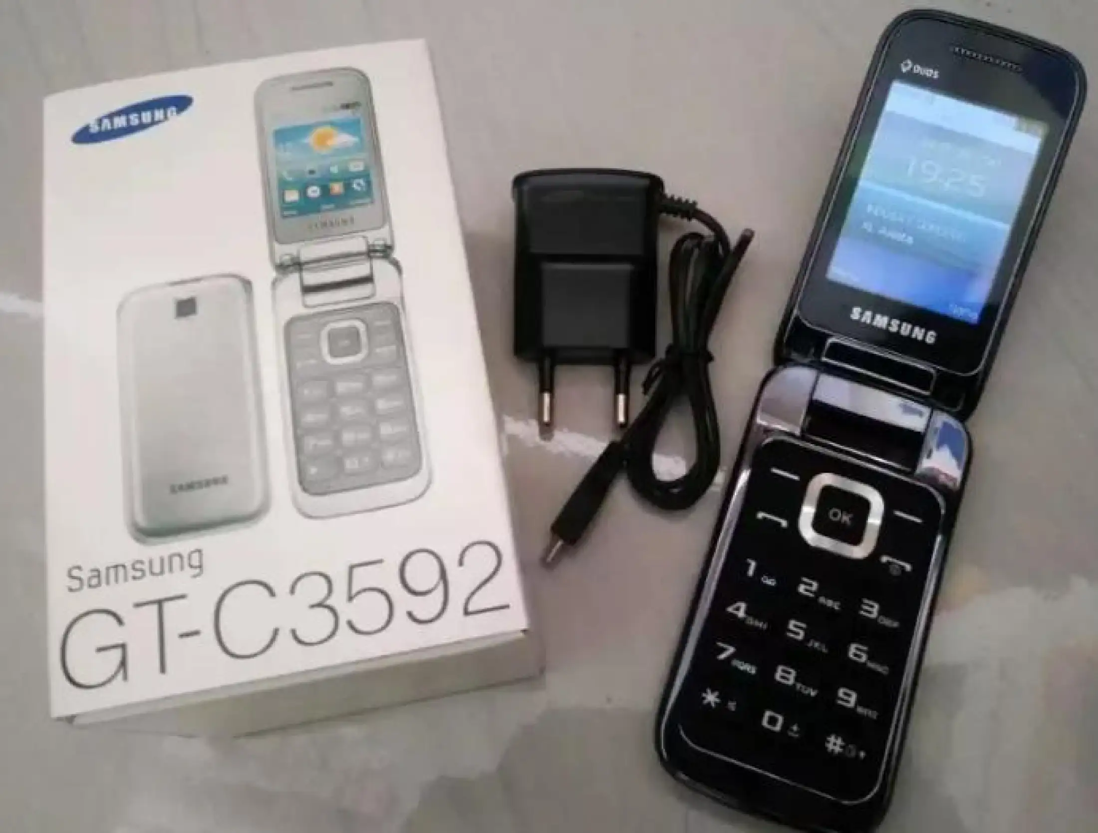 Handphone Hp Samsung Lipat Gt C3592 Original New Refurbish Dual Sim Durable Handphone Desain Sangat Unik Dengan Berbagai Pilihan Warna Hp Awet Nyaman Dibawa Terlaris Dan Termurah Bergaransi Lazada Indonesia